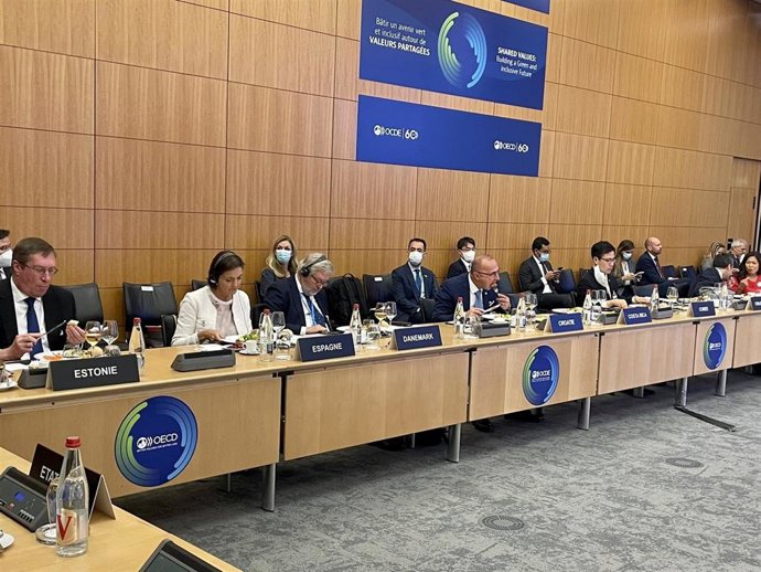 La ministra de Industria,Comercio y Turismo, Reyes Maroto, en la sede de Gobierno de la OCDE este miércoles