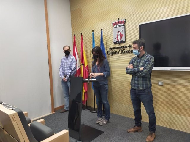Grupo Municipal de Podemos-Equo Xixón en rueda de prensa en el  Ayuntamiento de Gijón (Archivo)