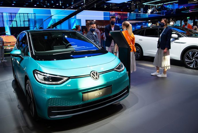 06 September 2021, Bavaria, Munich: A VW ID.3 stands at the Volkswagen's booth on the press day ahead of the International Motor Show. Photo: Sven Hoppe/dpa