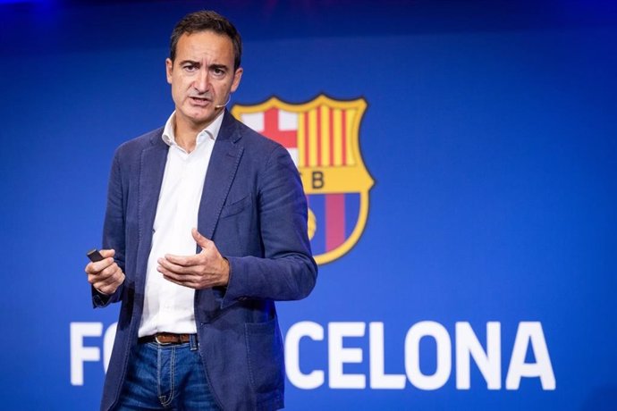 El director general del FC Barcelona, Ferran Reverter, explica la situación económica del club el 6 de octubre de 2021