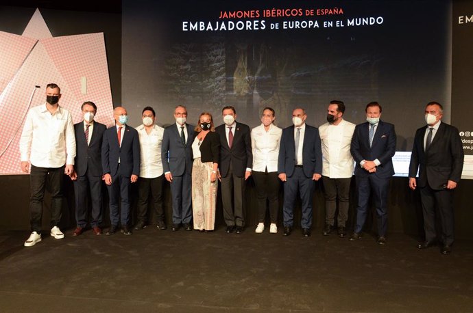 El ministro de Agricultura, Pesca y Alimentación, Luis Planas, en la presentación de la campaña internacional del sector del ibérico