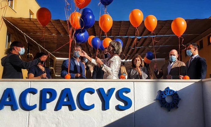 Botella (3 dcha.), en el acto organizado por Acpacys.