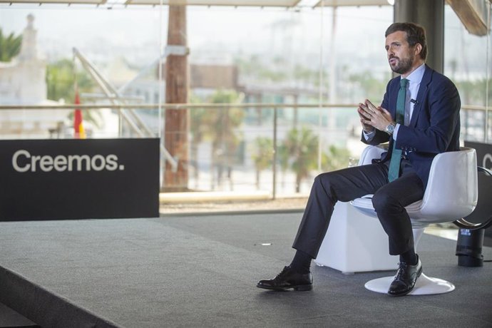 El presidente del Partido Popular, Pablo Casado, en la mesa Crecimiento contra la desigualdad, en el marco de la Convención Nacional del PP, en Cartagena, Murcia, Región de Murcia (España). 