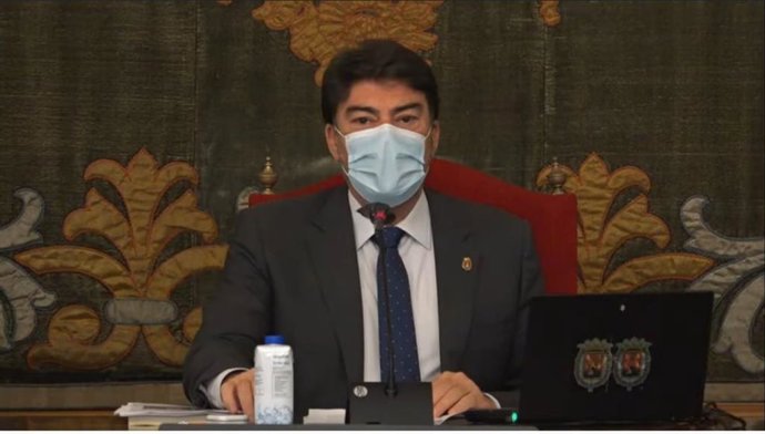 El alcade, Luis Barcala, durante el pleno de septiembre de 2021