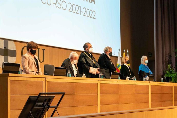 Apertura de curso en la CEU-UCH