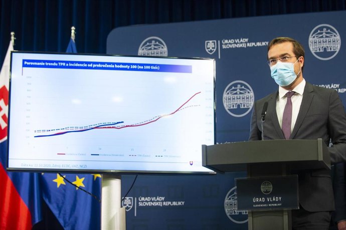 Archivo - El ministro de Sanidad de Eslovaquia, Marek Krajci