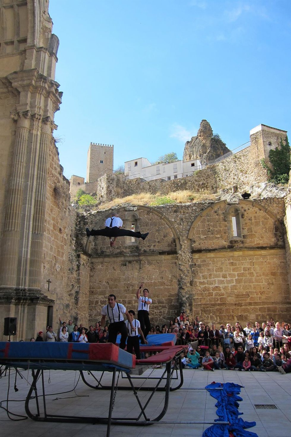 Archivo - Espectáculo de una edición anterior del ciclo de calle del Festival de Teatro de Cazorla