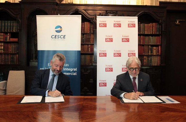 El presidente de Cesce, Fernando Salazar, y el de Foment del Treball, Josep Sánchez Llibre, renuevan su acuerdo de colaboración