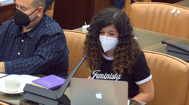 La diputada de Unidas Podemos, Sofía Castañón, en la defensa de la proposición no de ley este miércoles en la Comisión de Educación y FP del Congreso