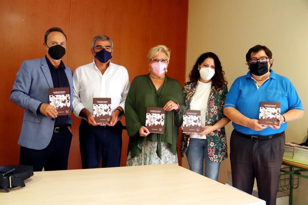 Presentación del libro 'José Becerril Madueño. Una vida dedicada a la enseñanza', de Francisco Tristán
