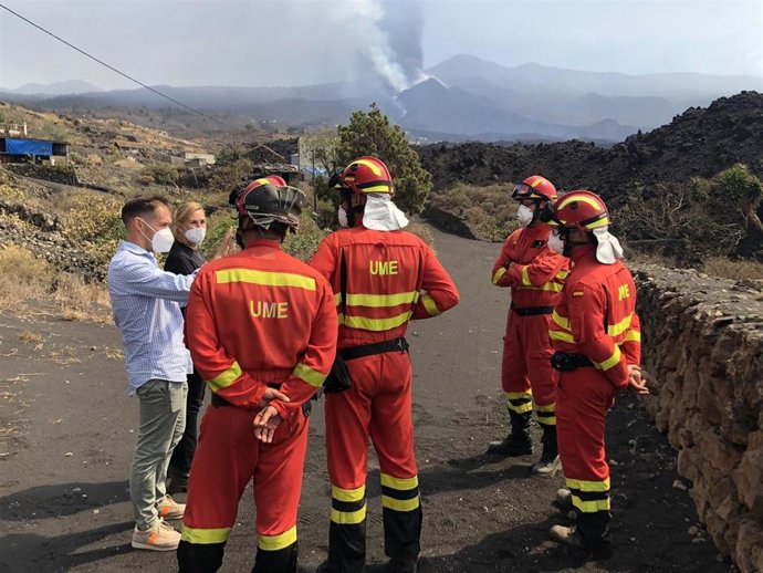 La vicesecretaria de Organización del PP, Ana Beltrán, visita la isla de La Palma tras los destrozos provocados por el volcán Cumbre Vieja.