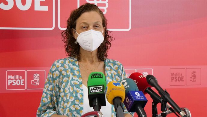 La secretaria general del PSOE de Melilla, Gloria Rojas, en rueda de prensa