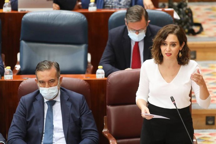 La presidenta de la Comunidad de Madrid, Isabel Díaz Ayuso, interviene en el Pleno de la Asamblea de Madrid