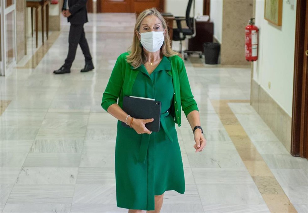 La vicesecretaria de Política Social del Partido Popular, Ana Pastor, a su llegada a una Junta de Portavoces en el Congreso de los Diputados, a 21 de septiembre, en Madrid (España).