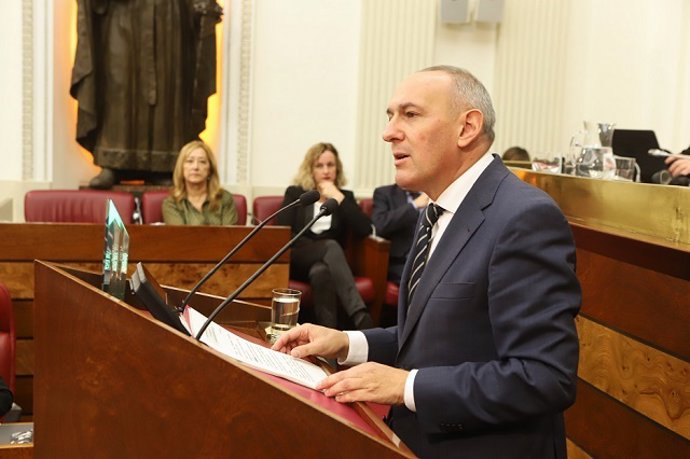 Archivo - El diputado general de Álava, Ramiro González, en un pleno de las Juntas de Álava, en VItoria-Gasteiz