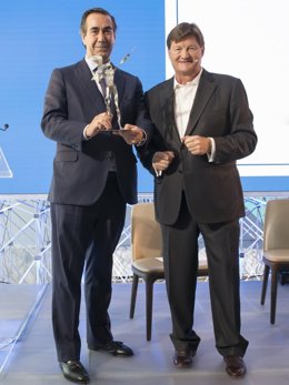 Velázquez recibe el premio