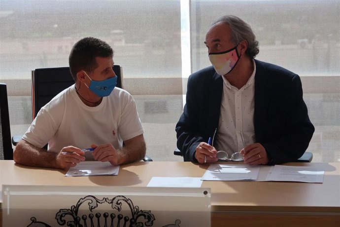 Educación y Lloseta firman el convenio para crear una escoleta de 0-3 años con 67 plazas.