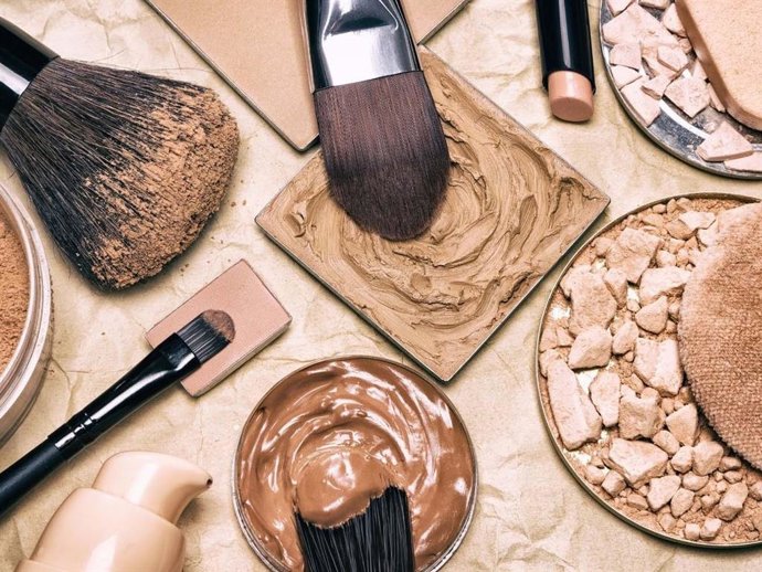 Es necesario limpiar las brochas de maquillaje para evitar que perjudicen a nuestra piel por la suciedad acumulada