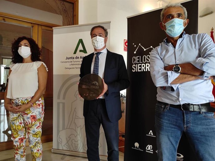 El delegado de Turismo de la Junta en Córdoba, Ángel Pimentel, en la presentación del proyecto 'Cielos de Sierra Morena'.
