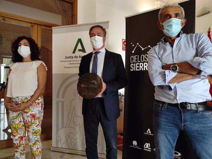 El delegado de Turismo de la Junta en Córdoba, Ángel Pimentel, en la presentación del proyecto 'Cielos de Sierra Morena'.