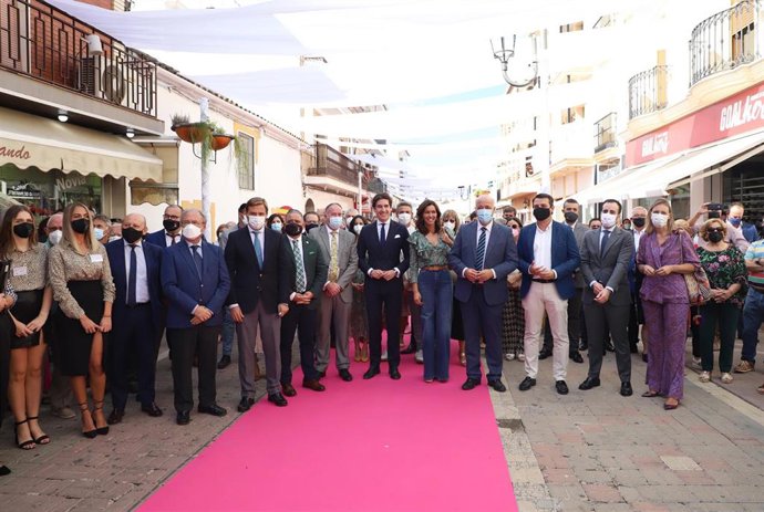 Autoridades en la inauguración de Fuente Palmera de Boda.