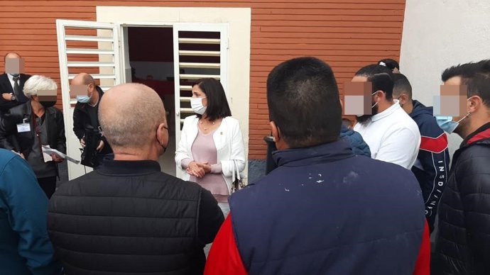 Beatriz Artolazabal charla con los reclusos en la cárcel de Basauri (Bizkaia)