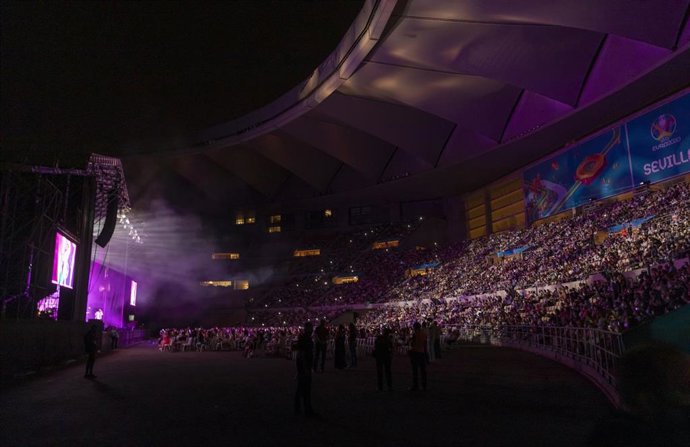 Concierto de David Bisbal trasladado al Estadio Olímpico de la Cartuja, debido a la última normativa publicada por las autoridades competentes con respecto a los aforos en evento. A 09 de septiembre de 2021, en Sevilla (Andalucía, España).