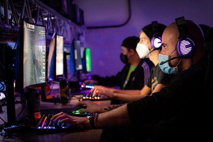 Gamers en centro de Beehive.