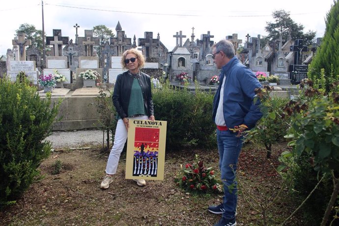 Familiares visitan la tumba de uno de los asturianos fusilados en Celanova