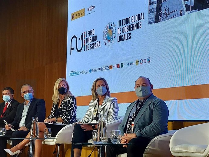 La alcaldesa de Barakaldo, Amaia del Campo, en el I Foro Urbano de Sevilla