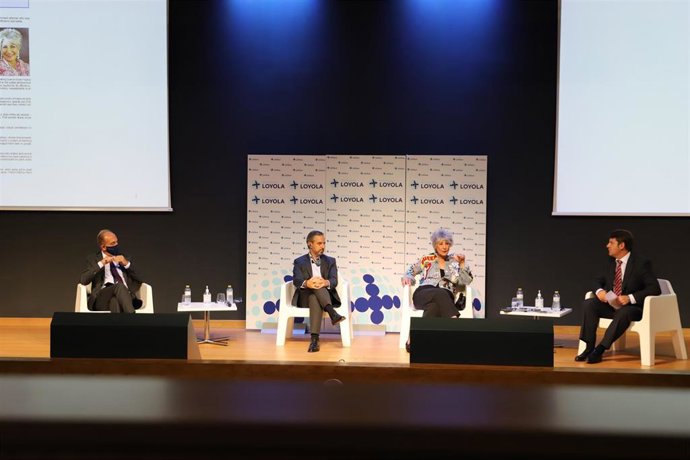 Mesa redonda 'Una fiscalidad para la recuperación y el empleo', organizada por la Universidad de Loyola