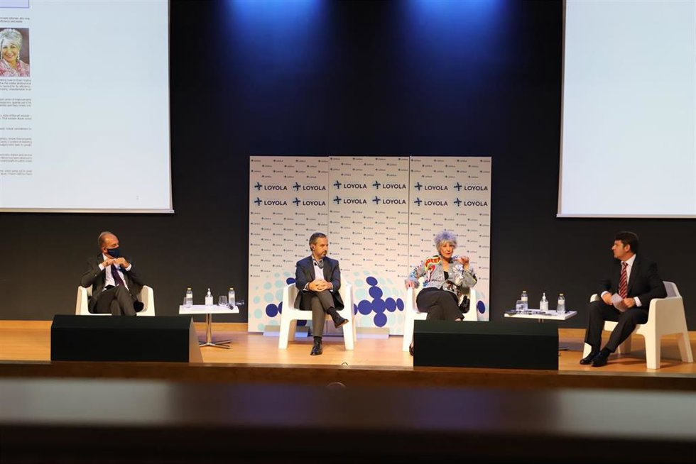 Mesa redonda 'Una fiscalidad para la recuperación y el empleo', organizada por la Universidad de Loyola