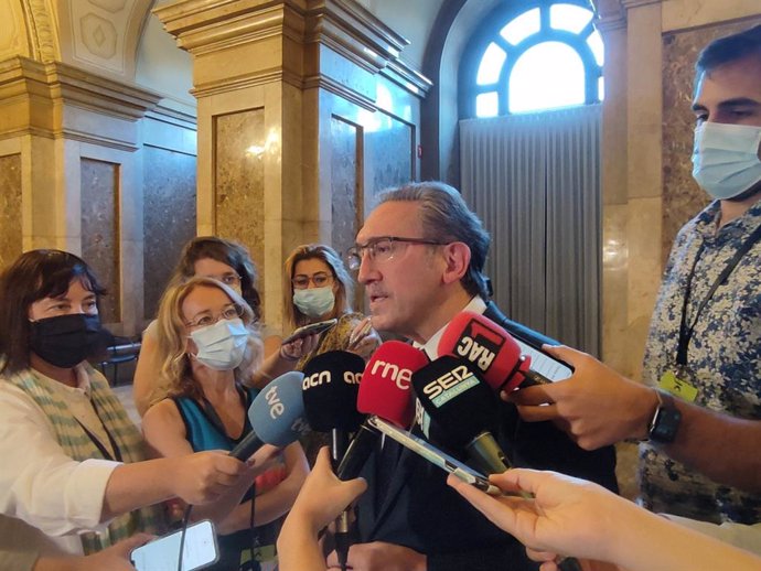El conseller d'Economia i Hisenda de la Generalitat, Jaume Giró, en declaracions als periodistes aquest dijous al Parlament