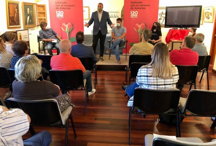 El secretario general de la FSA-PSOE y presidente del Principado, Adrián Barbón