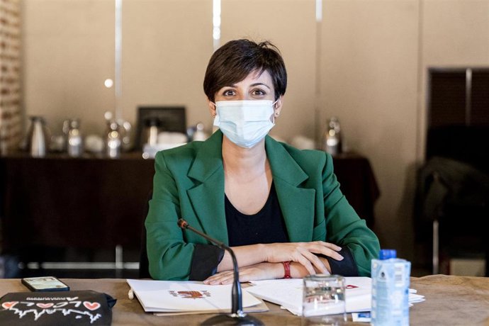 La ministra de Política Territorial y portavoz del Gobierno, Isabel Rodríguez, durante una reunión de coordinación con los delegados del Gobierno en las CCAA y en las ciudades autónomas, en el Parador de Alcalá de Henares, a 7 de octubre de 2021, en Alc