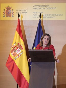 La vicepresidenta tercera y ministra para la Transición Ecológica y el Reto Demográfico, Teresa Ribera, interviene durante la clausura de la jornada sobre la elaboración del Nuevo Programa de Acción Nacional contra la Desertificación.