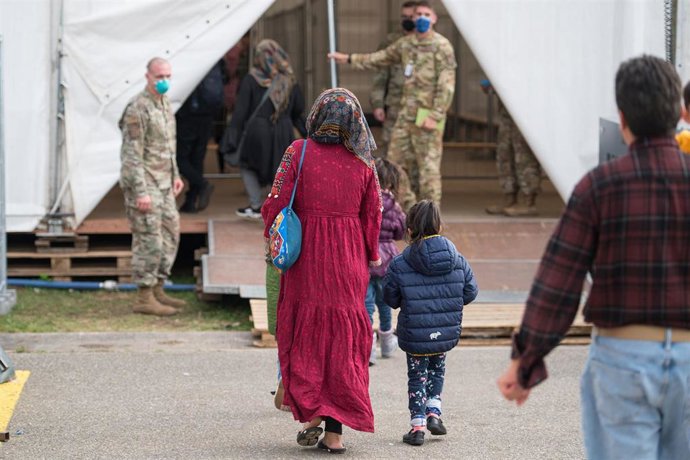 Refugiados afganos tras llegar a Alemania