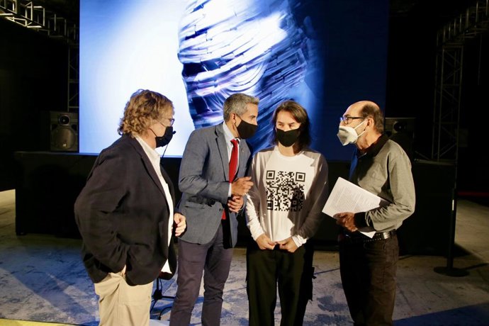 Inauguración de la exposición de Bernardo Rivavelarde 'Portrait of an artist', en el nuevo esapcio del Palacio de Festivales