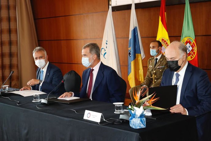 El rey Felipe VI (en el centro), en la clausura del 'I Encuentro de Ministros de Justicia de los Países de Habla Española y Portuguesa'