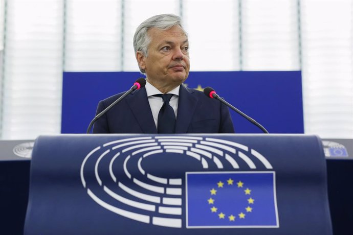 Archivo - HANDOUT - 08 June 2021, France, Strasbourg: European Commissioner for Justice Didier Reynders speaks at a plenary session of the European Parliament during a joint debate on the EU's Digital COVID Certificate. The European Parliament's Strasbo