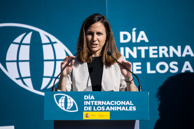 La ministra de Derechos Sociales, Ione Belarra, interviene en un acto organizado en la Fundación Olivar