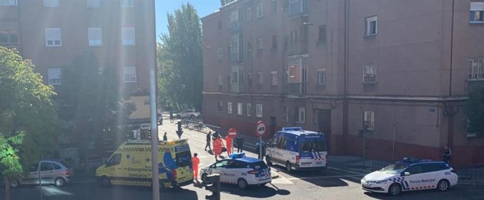 Servicios de emergencia en el lugar del atropello.