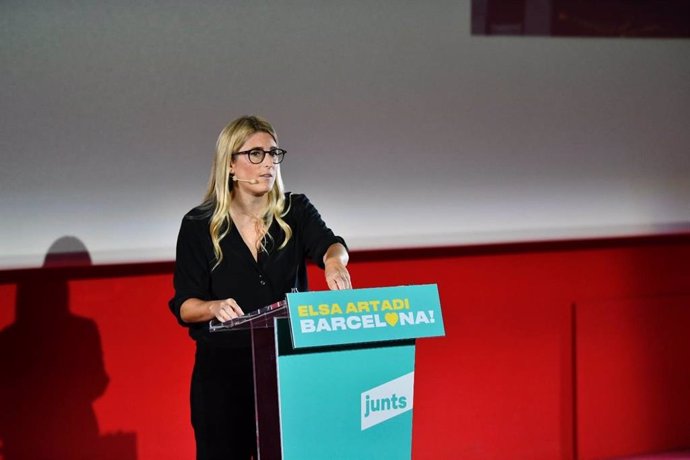 La presidenta del grupo municipal de Junts en Barcelona, Elsa Artadi, durante el acto para presentar su alternativa al Gobierno de Ada Colau.