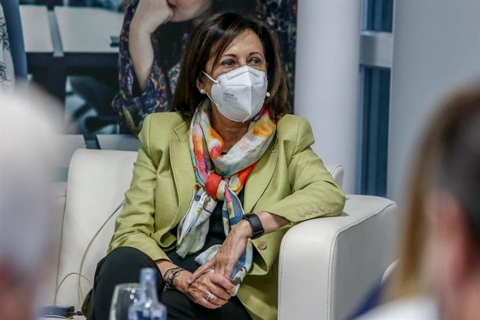 La ministra de Defensa, Margarita Robles, en la jornada de debate Jueves de actualidad, a 7 de octubre de 2021, en Madrid (España).  