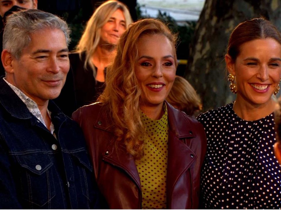Rocío Carrasco, con Boris Izaguirre y Raquel Sánchez Silva en el desfile de Palomo Spain