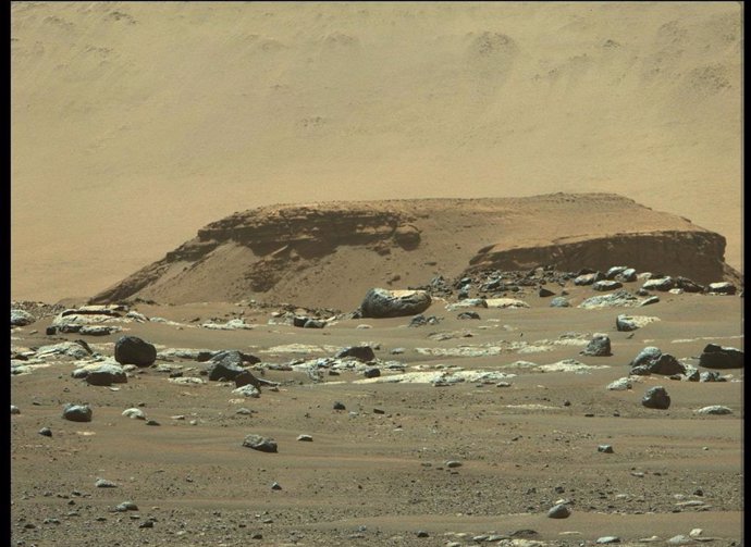 Esta imagen de "Kodiak", un remanente del depósito de sedimentos en forma de abanico dentro del cráter Jezero de Marte conocido como el delta, fue tomada por el instrumento Mastcam-Z de Perseverance el 22 de febrero de 2021.