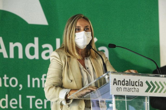 La consejera de Fomento, Infraestructuras y Ordenación del Territorio, Marifrán Carazo.