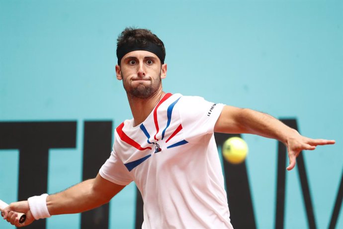 Archivo - Carlos Taberner of Spain in action during his Men's Singles match, round of 64, against Fabio Fognini of Italy on the ATP Masters 1000 - Mutua Madrid Open 2021 at La Caja Magica on May 3, 2021 in Madrid, Spain.