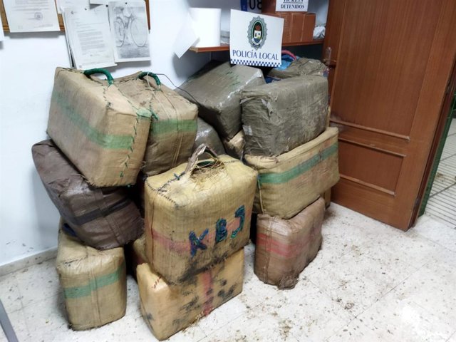 Fardos de hachís incautados.