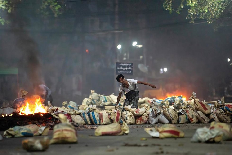 Archivo - Protestas contra la Junta Militar de Birmania
